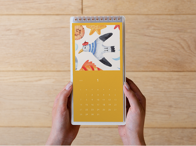 1年分12枚で1冊のアートブックに